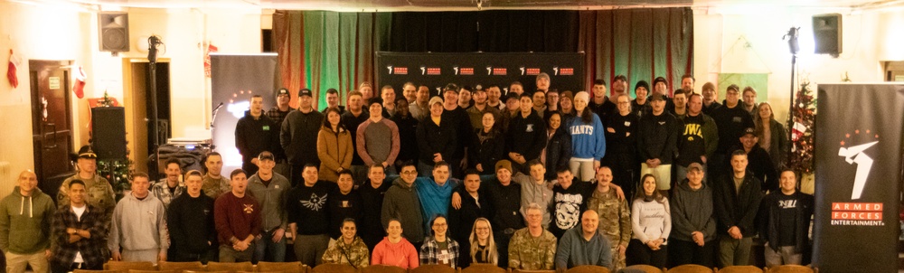 Service Members pose for a group photo with Jerrod Niemann