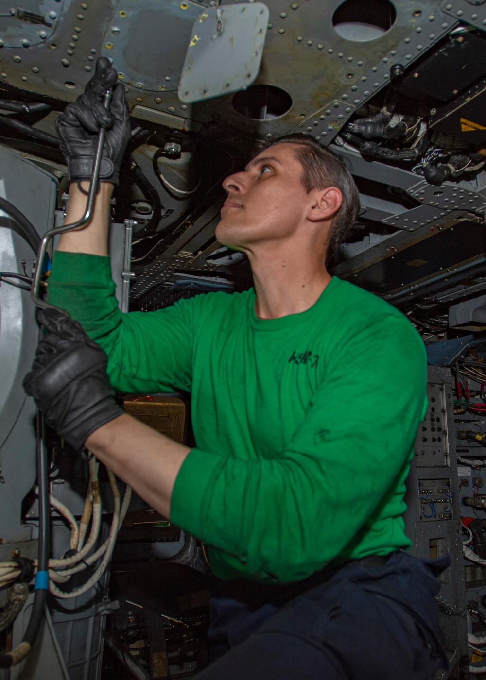 Sailors Perform Maintenance