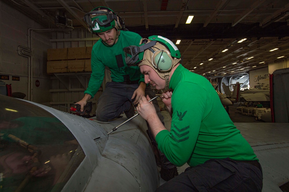 Sailors Perform Maintenance