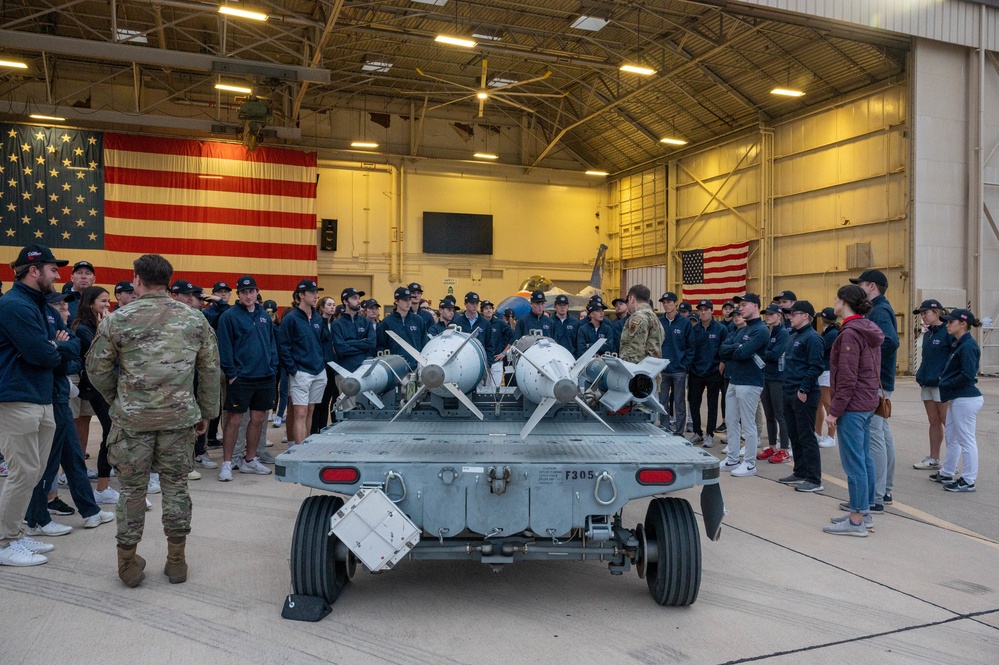 Luke AFB hosts All-American golfers