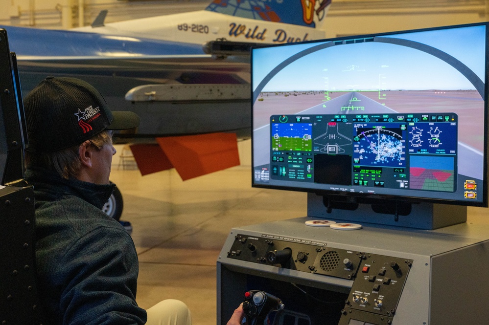 Luke AFB hosts All-American golfers