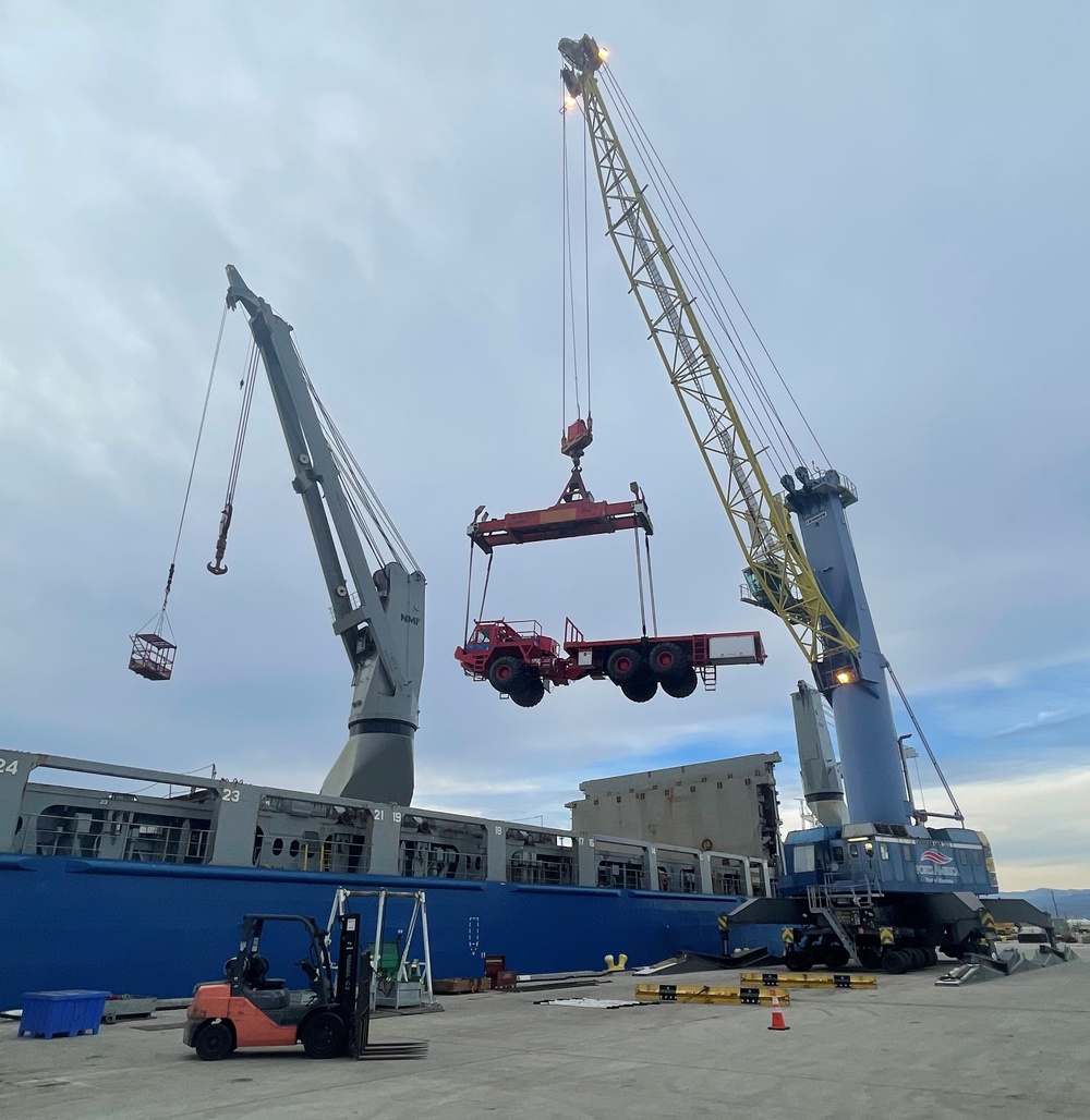 Military Sealift Command Chartered Ships Conduct Cargo Loadouts in Preparation For Operation Deep Freeze 2023