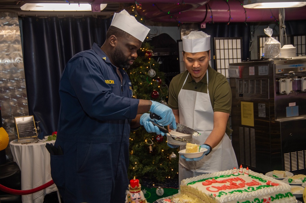 USS Ronald Reagan hosts a Christmas meal