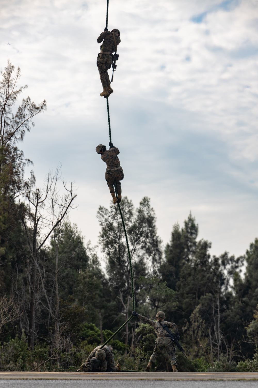 31st MEU Conducts Fast Rope Training with BLT 1/4