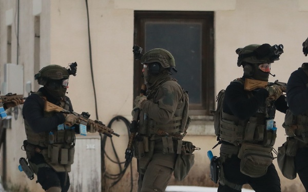 Spezialeinsatzkammandos train at JMRC