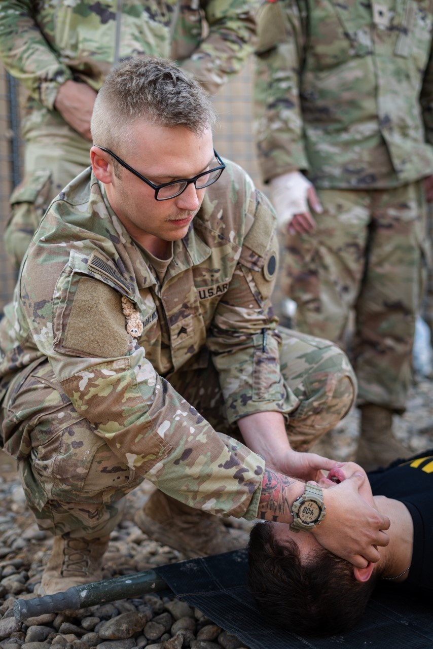 Soldiers train to save lives on the battlefield