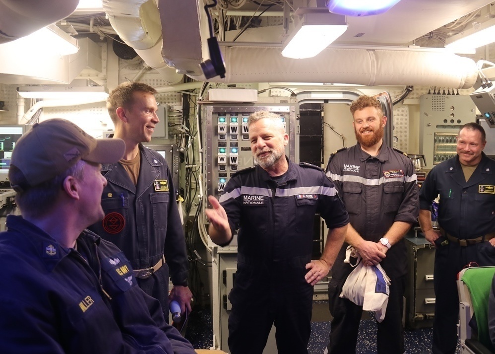 French CSG Commander visits USS Truxtun