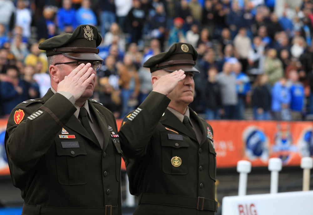 2022 Sun Bowl recognizes Fort Bliss during kickoff