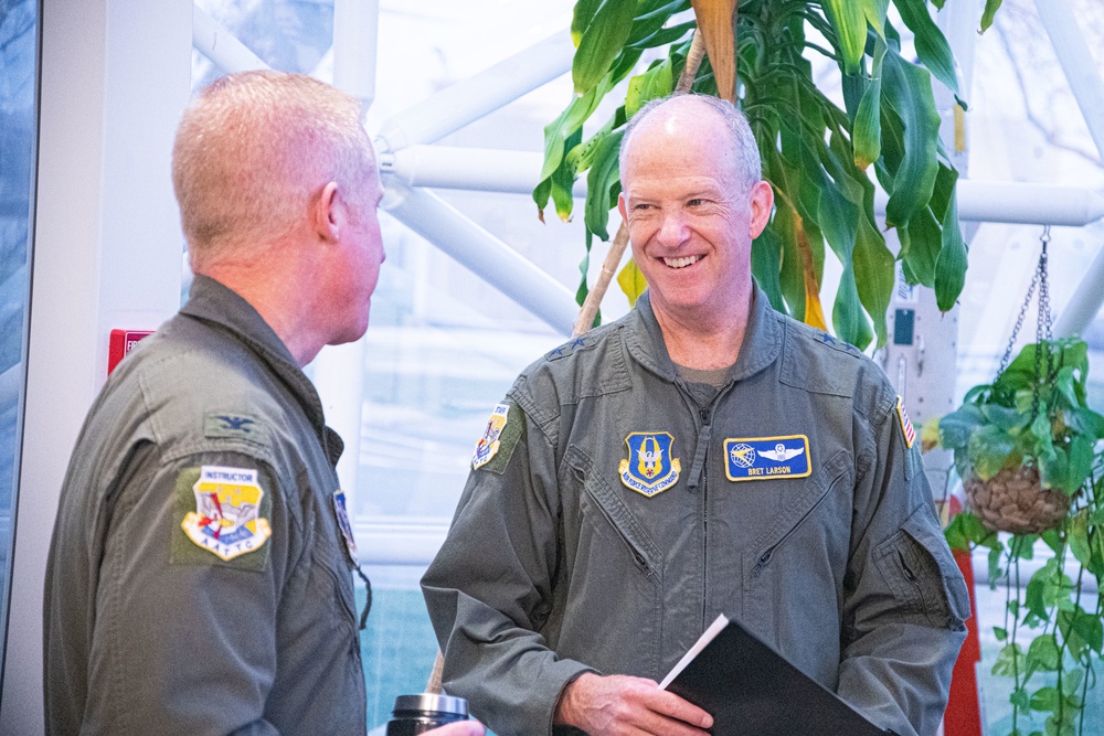 DVIDS - Images - USAF Reserve Commander checks out the AATTC [Image 3 ...