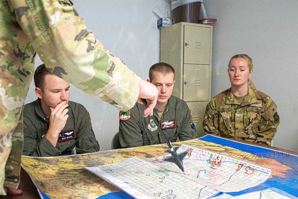 AMC course develops intelligence operators