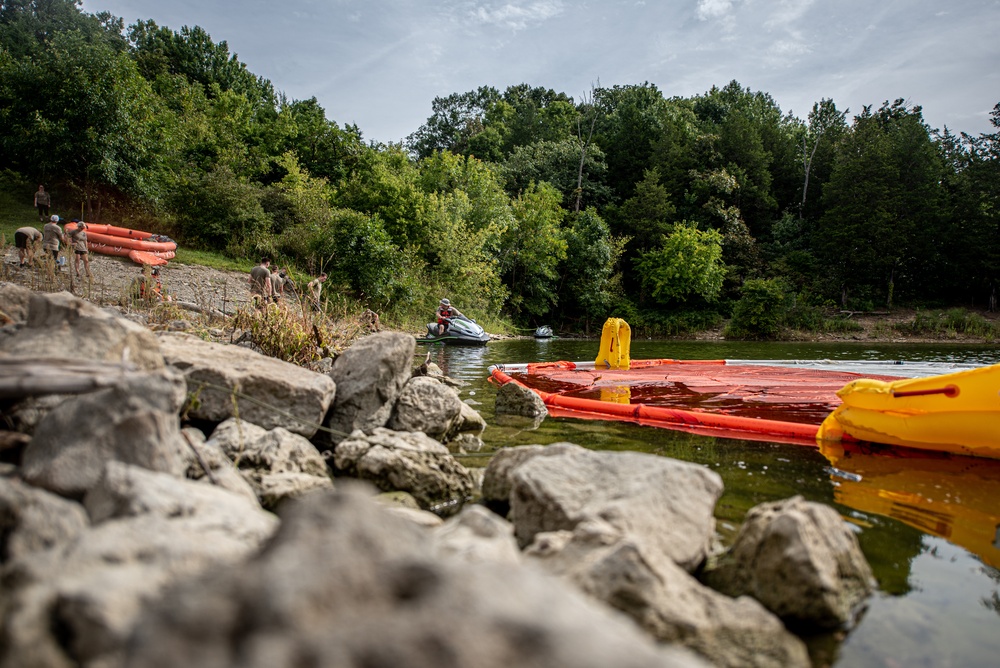 Kentucky Air Guardsmen train water survival skills
