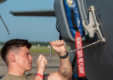 Maintenance University provides training for Airmen from five states