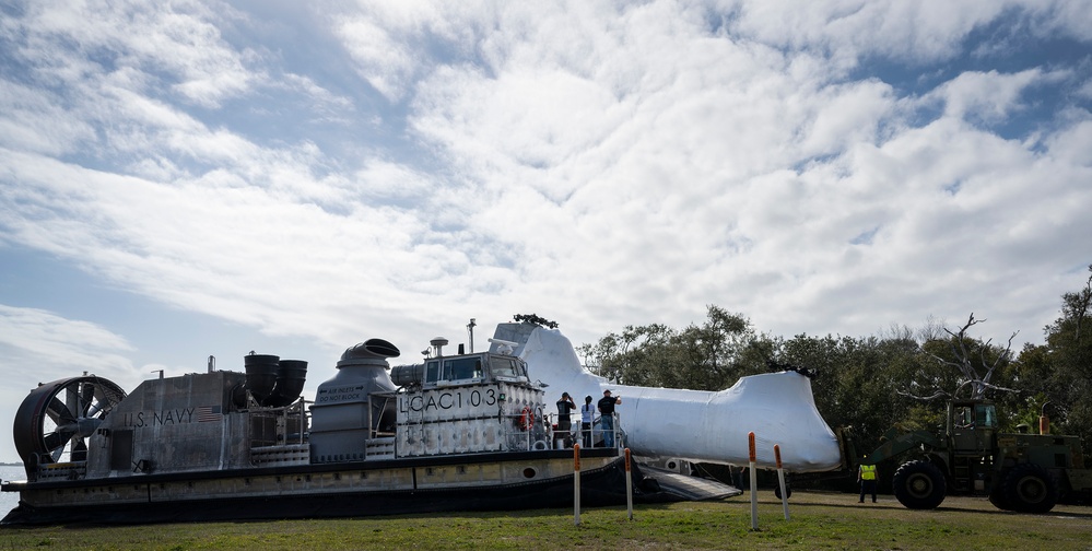 Navy Ship to Shore Connector delivers CH-46 for Air Force training