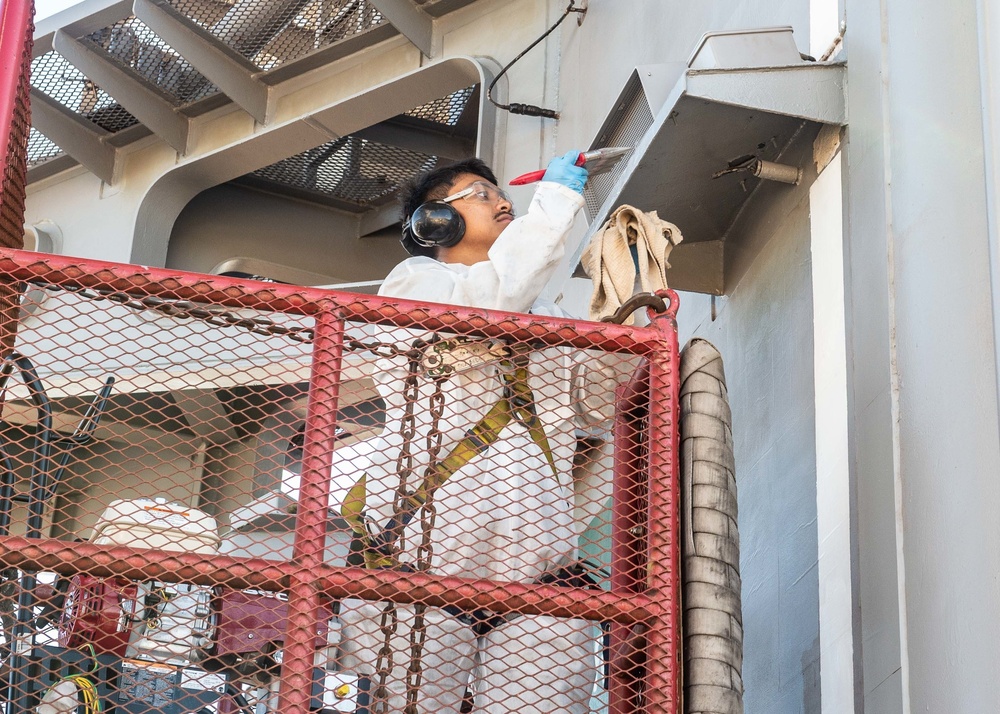 Sailors Serve Aboard USS Carl Vinson (CVN 70)