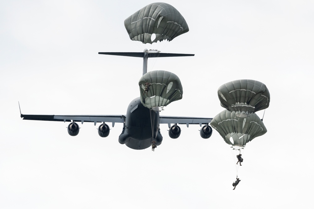 U.S. Air Force and Army conduct airborne operations at JBER