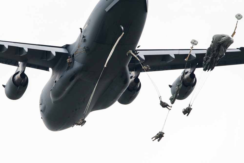 U.S. Air Force and Army conduct airborne operations at JBER