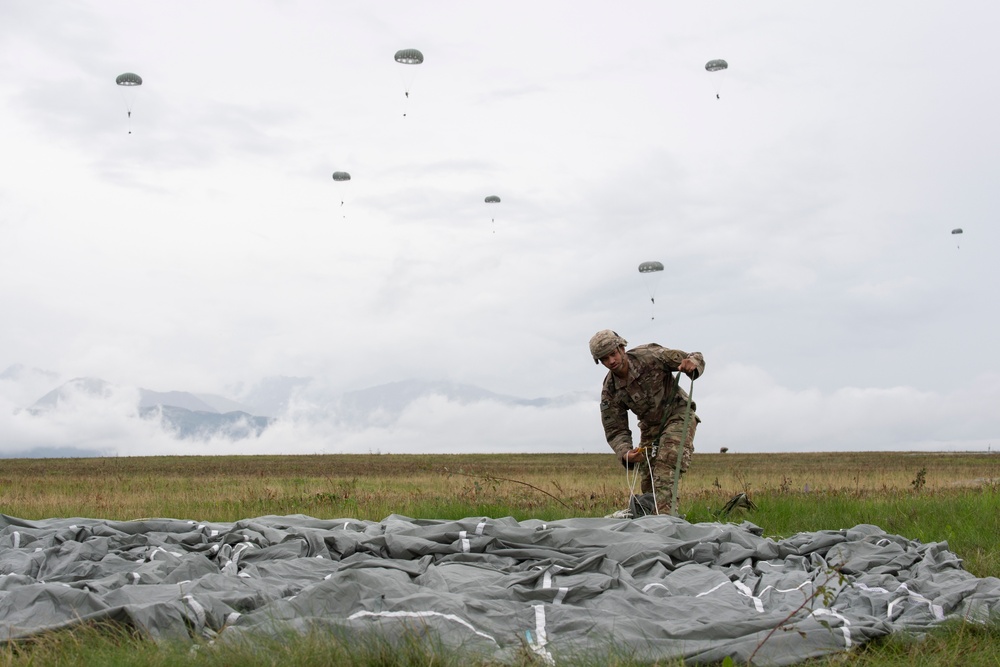 U.S. Air Force and Army conduct airborne operations at JBER