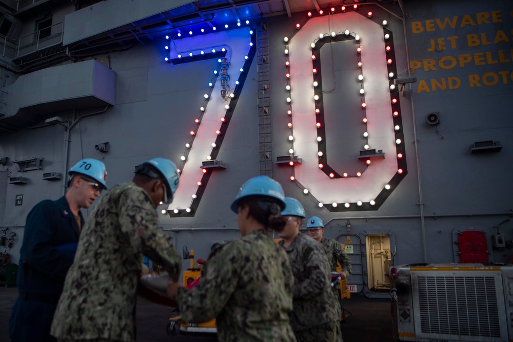 USS Carl Vinson (CVN 70) Colors