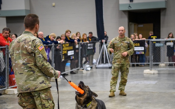 USAREC Soldier and K9 Atuk demonstration at FFA