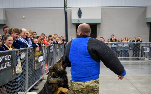 USAREC Soldier and K9 Atuk demonstration at FFA