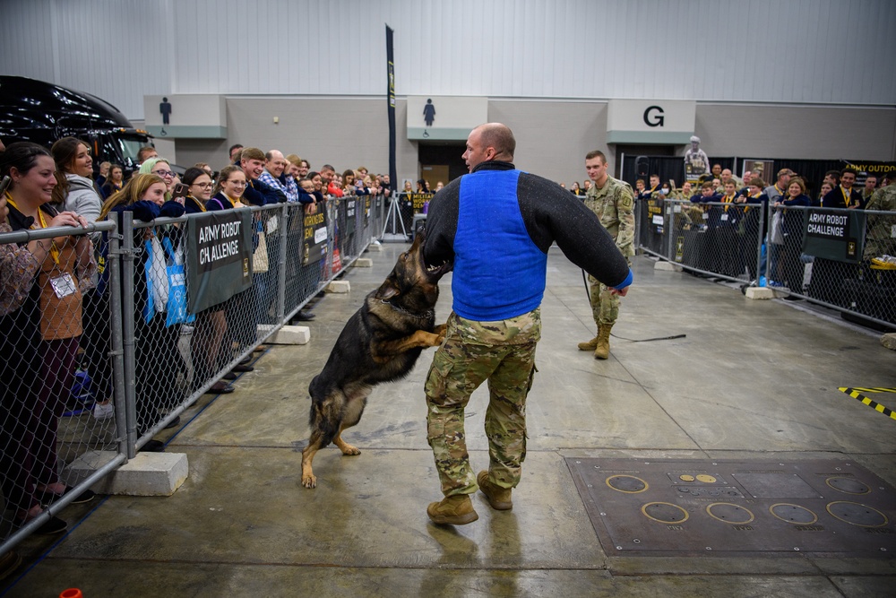 USAREC Soldier and K9 Atuk demonstration at FFA