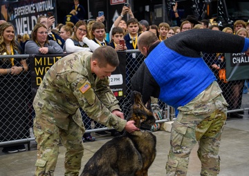USAREC Soldier and K9 Atuk demonstration at FFA