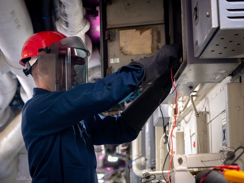 Sailors Serve Aboard USS Carl Vinson (CVN 70)