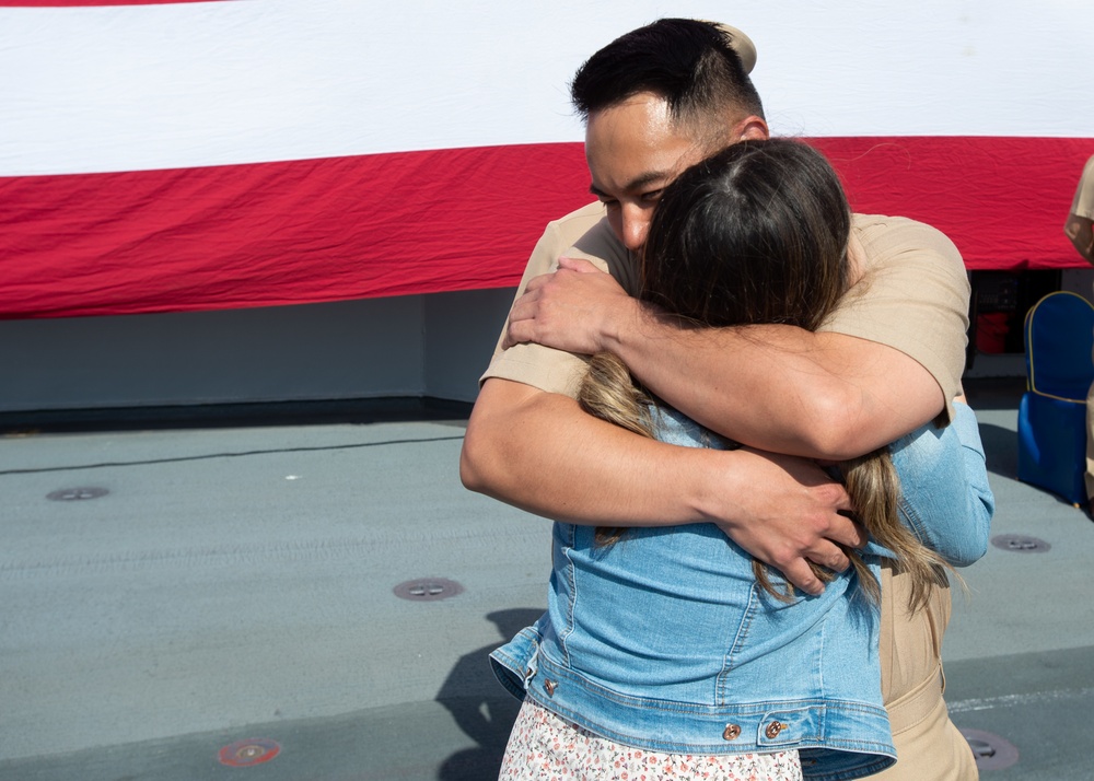 USS Boxer Sailors Receive Their Anchors During Chief Pinning Ceremony