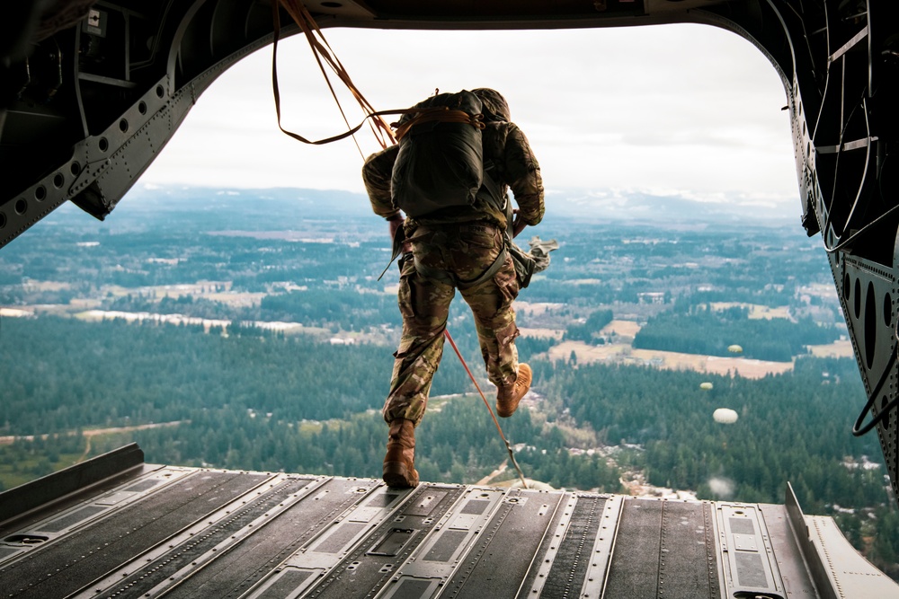 Drop zone drop-off: Washington National Guard pilots support special forces static line jumps