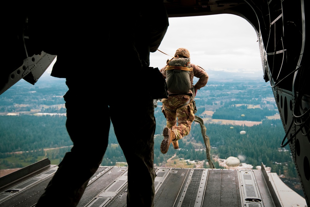 DVIDS - Images - Static line jump [Image 6 of 7]