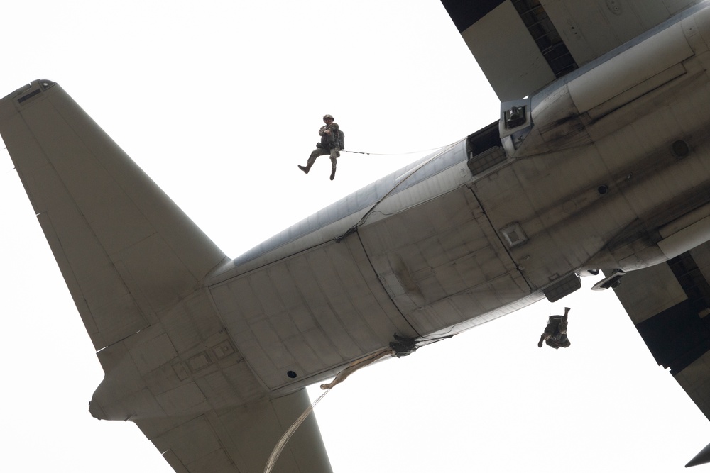 Army paratroopers and Marine Corps aviators conduct joint airborne operations at JBER