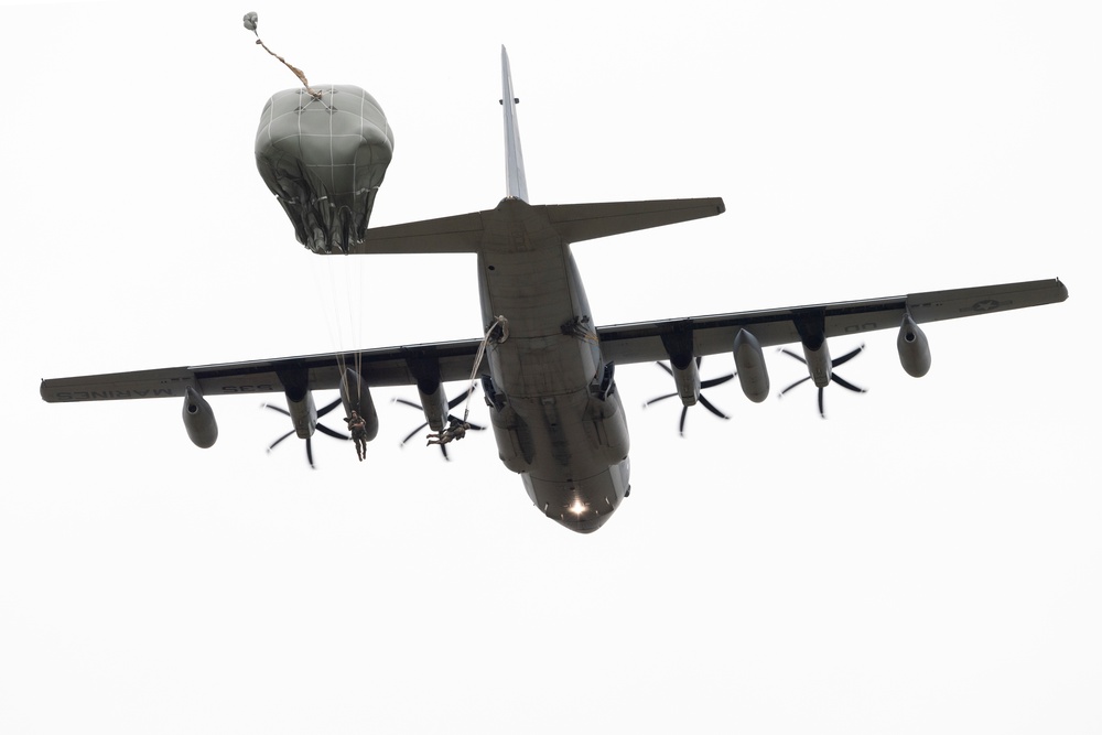 Army paratroopers and Marine Corps aviators conduct joint airborne operations at JBER