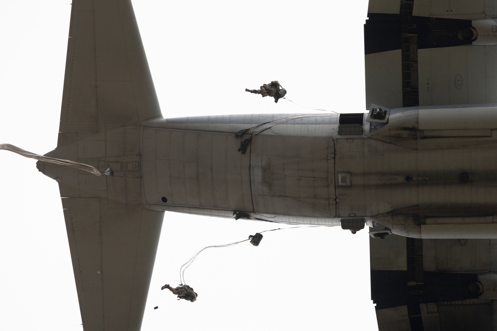 Army paratroopers and Marine Corps aviators conduct joint airborne operations at JBER