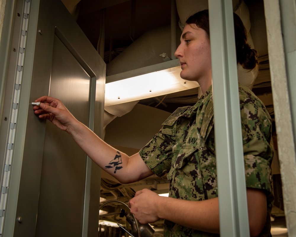Sailors Serve Aboard USS Carl Vinson (CVN 70)