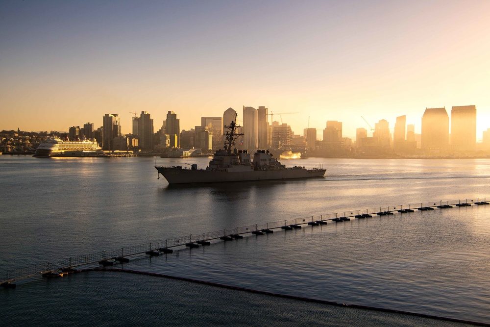 USS Paul Hamilton (DDG 60) Passes USS Carl Vinson (CVN 70) Colors