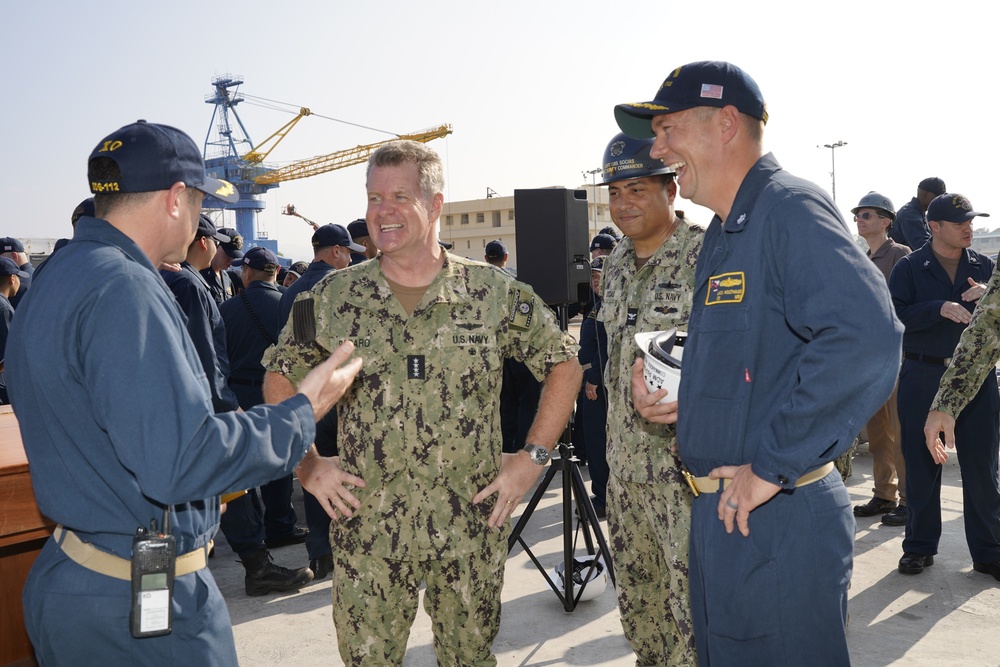 U.S. Pacific Fleet Commander Visits Pearl Harbor Naval Shipyard