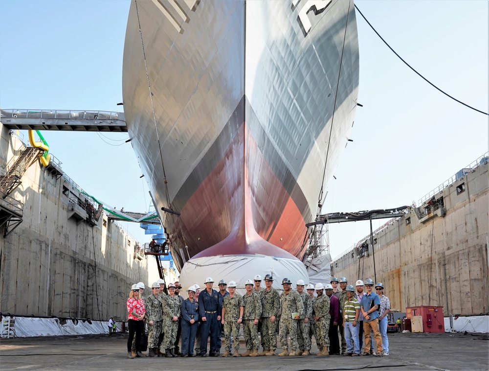 U.S. Pacific Fleet Commander Visits Pearl Harbor Naval Shipyard