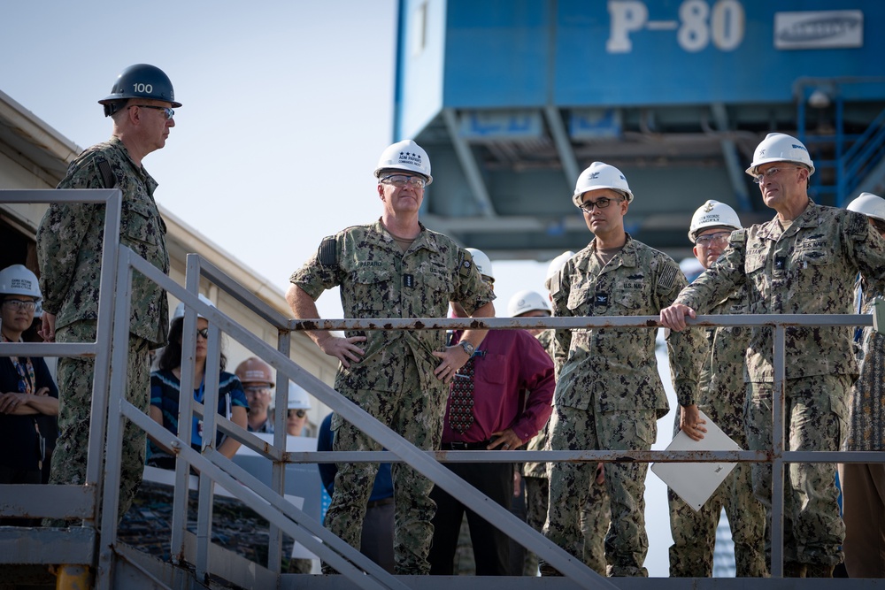 U.S. Pacific Fleet Commander Visits Pearl Harbor Naval Shipyard