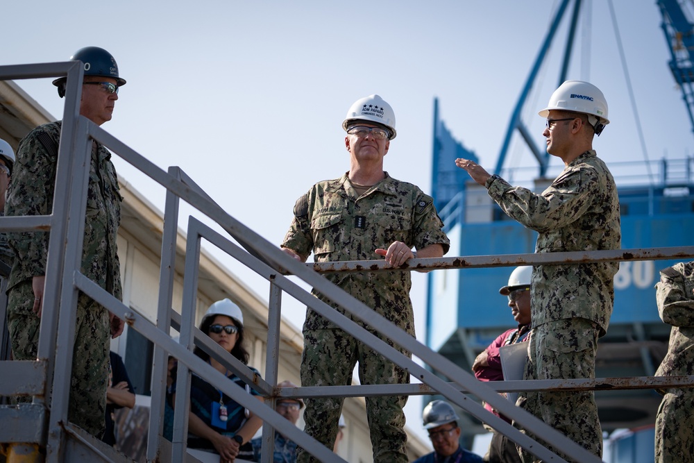 U.S. Pacific Fleet Commander Visits Pearl Harbor Naval Shipyard