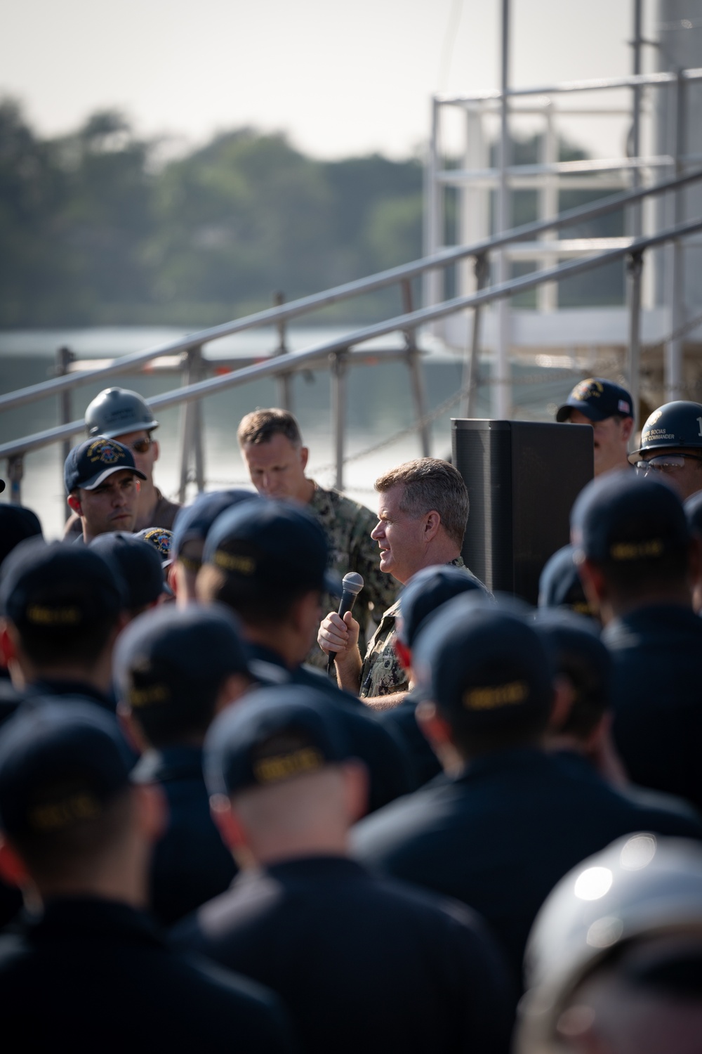 U.S. Pacific Fleet Commander Visits Pearl Harbor Naval Shipyard