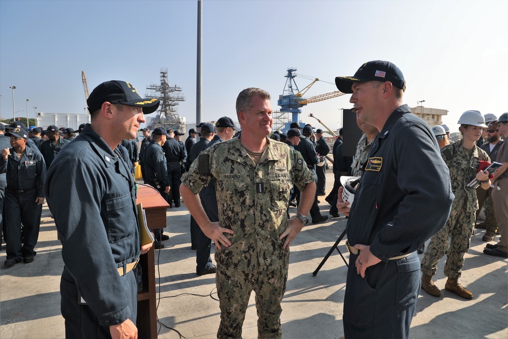 U.S. Pacific Fleet Commander Visits Pearl Harbor Naval Shipyard