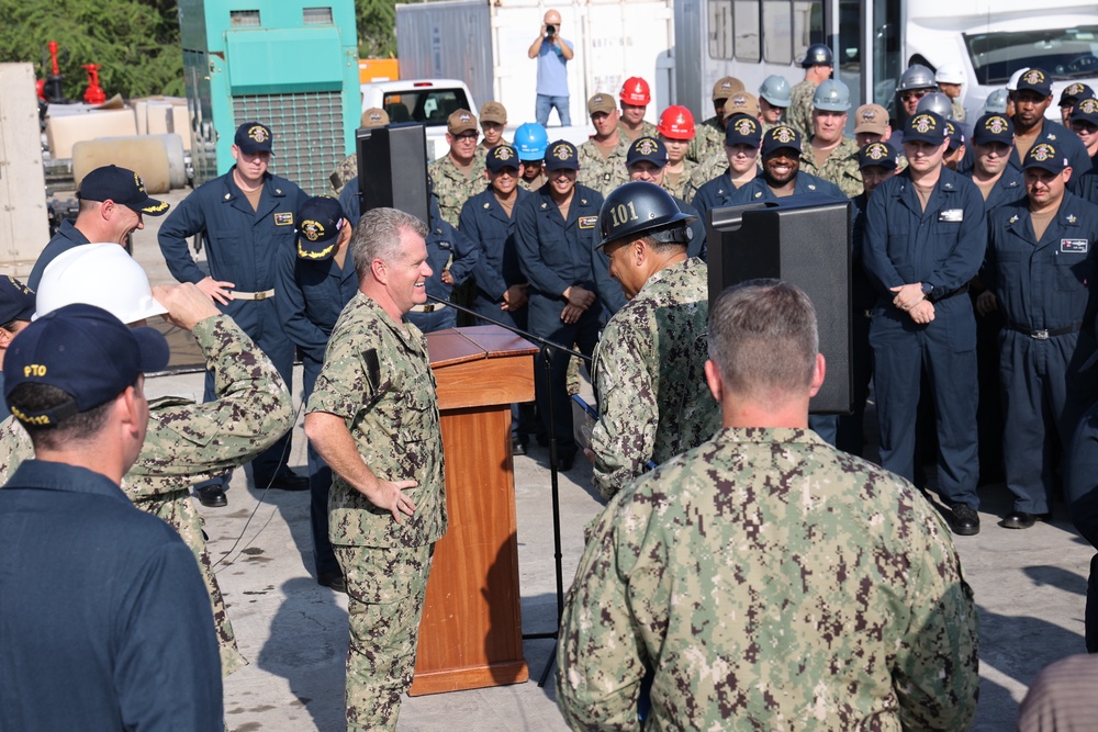 U.S. Pacific Fleet Commander Visits Pearl Harbor Naval Shipyard