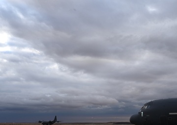 HC-130J, AC-130 perform FARP exercise in CENTCOM AOR