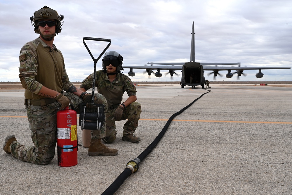 HC-130J, AC-130 perform FARP exercise in CENTCOM AOR