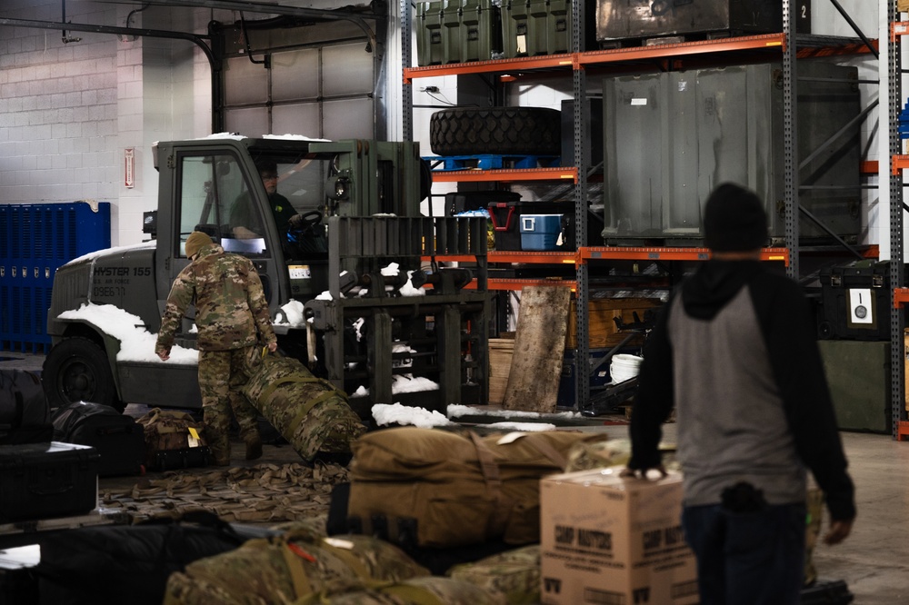 914 ARW Aerial Port Squadron Cargo Load Operations