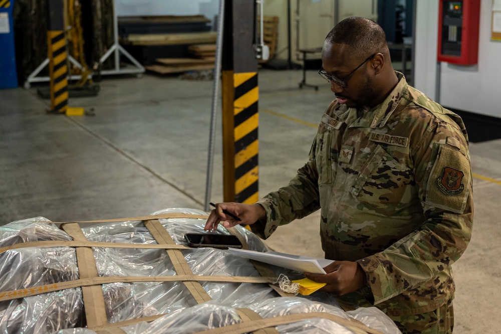 914 ARW Aerial Port Squadron Cargo Load Operations