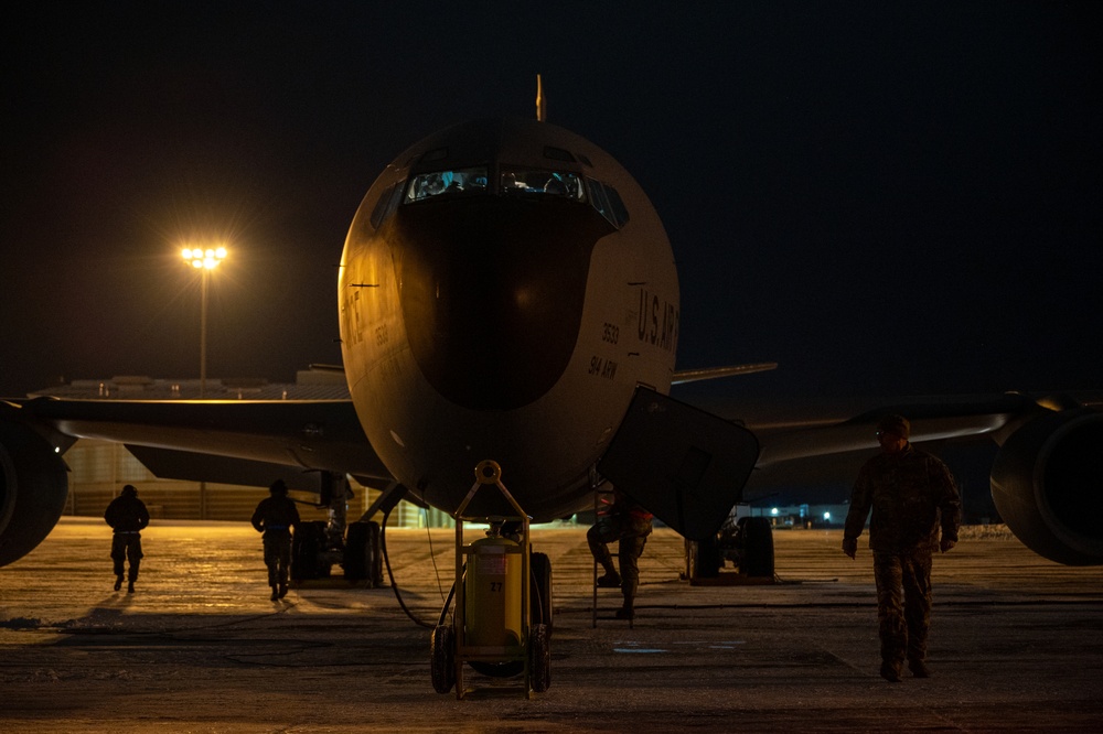 914 ARW KC-135 Stratotanker preflight inspection