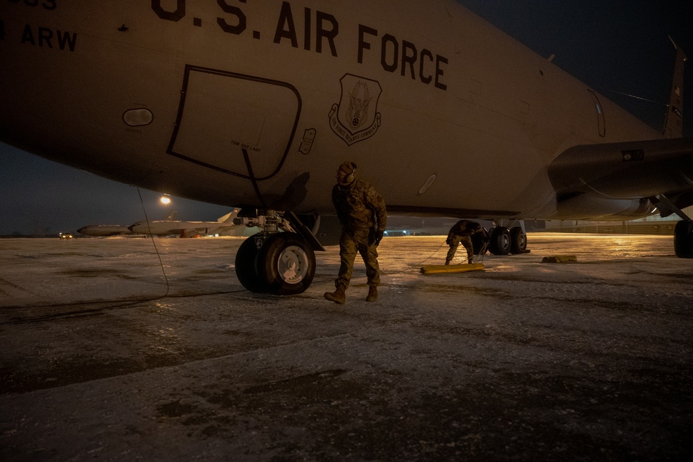 914 ARW KC-135 Stratotanker preflight inspection