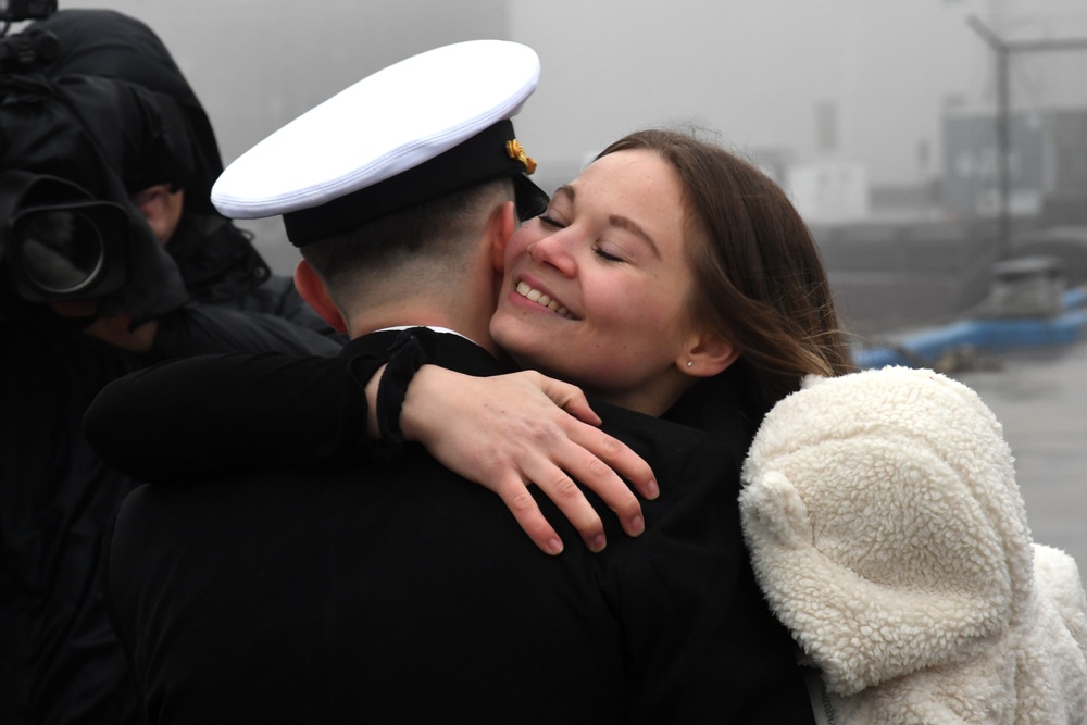 USS Newport News returns from deployment