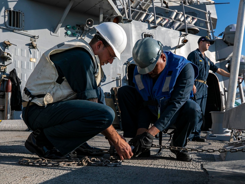 USS Delbert D. Black visits UAE